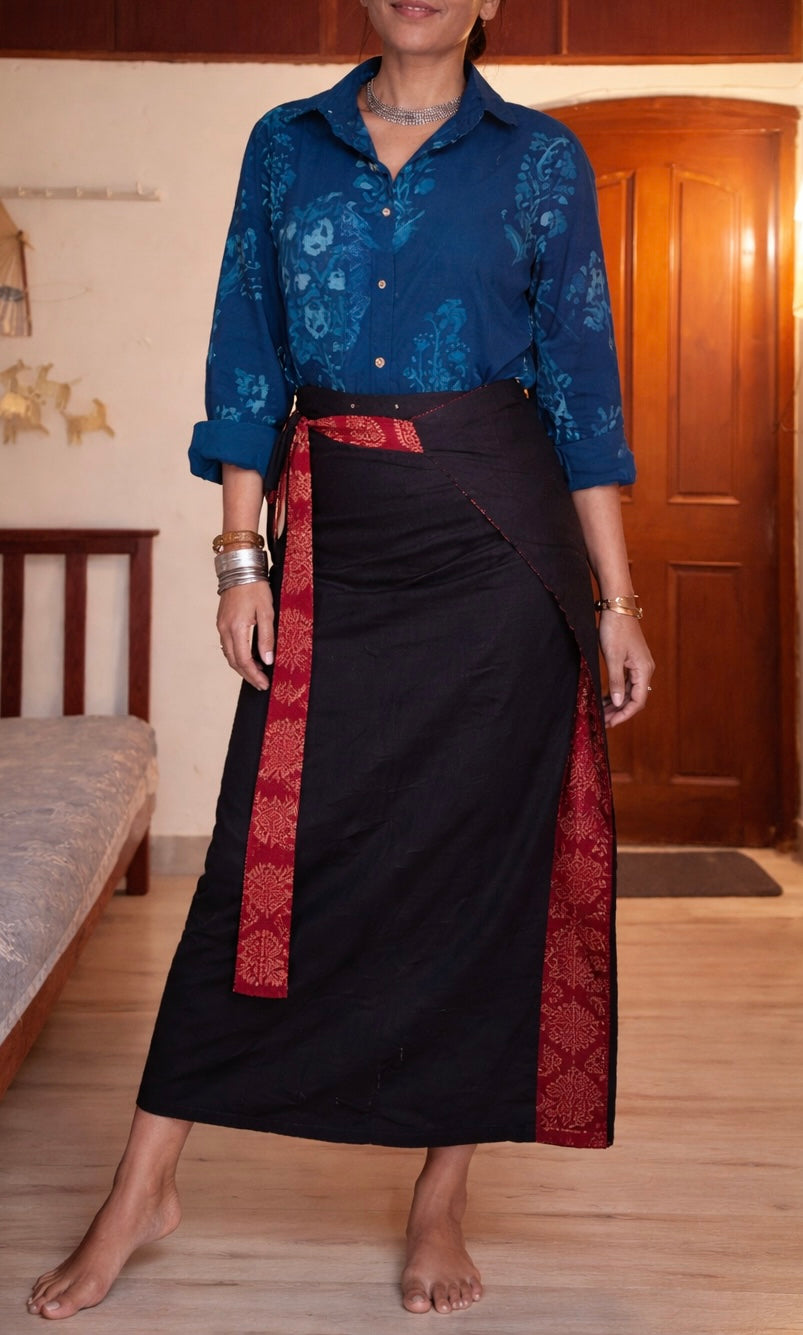 Shapeshifter- one skirt, endless possibilities - Black & Red