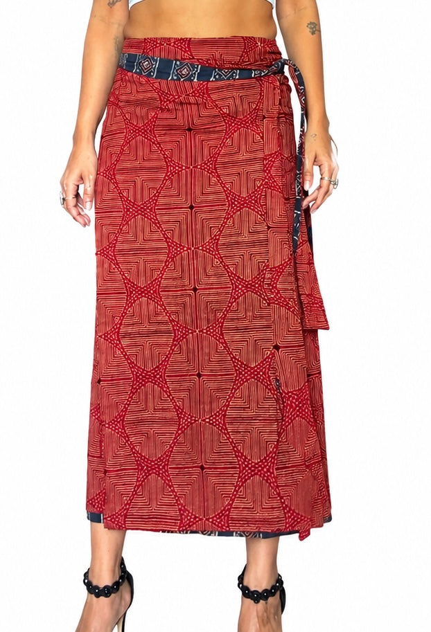 Shapeshifter one skirt, endless possibilities - Blue & Red