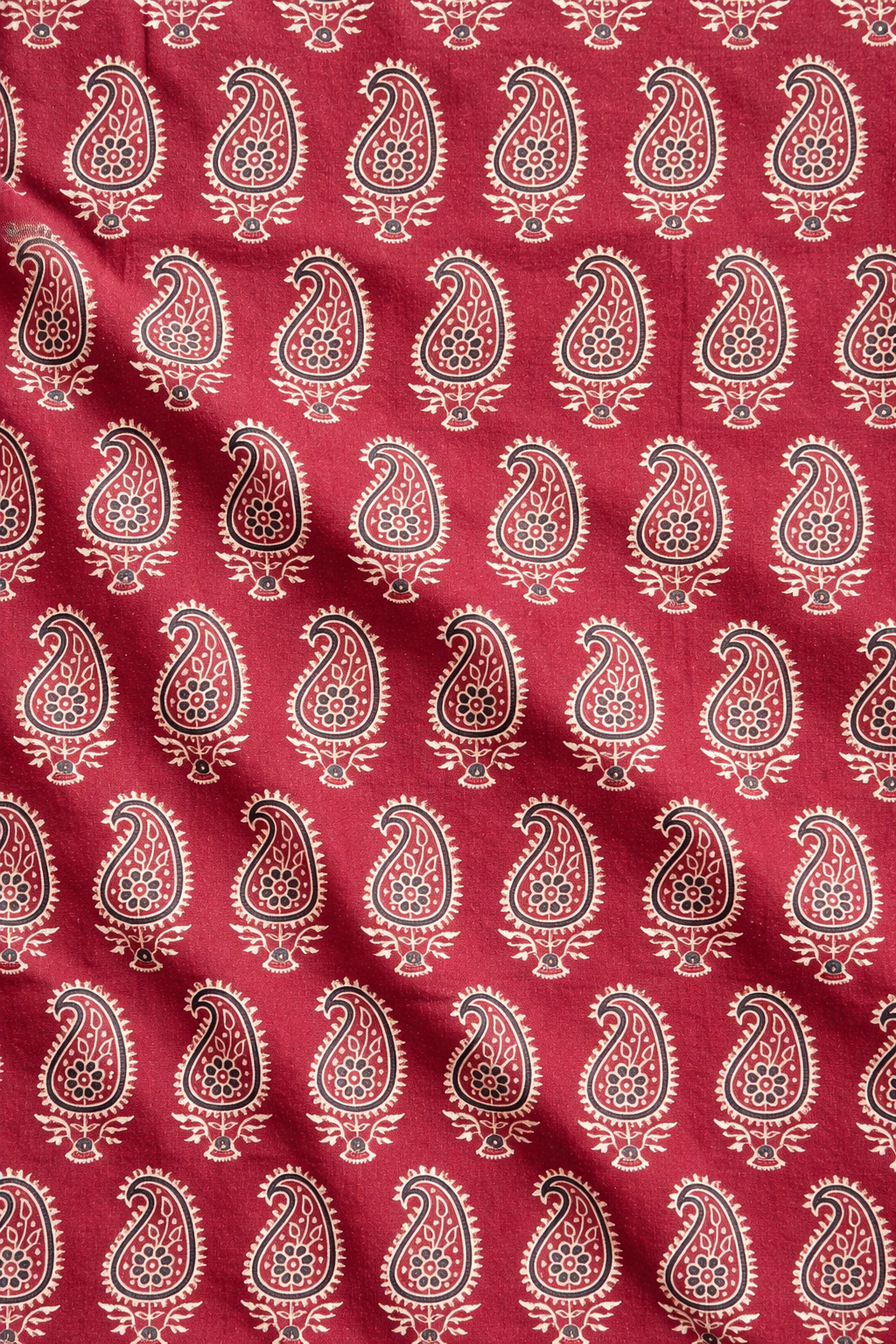 Shapeshifter- one skirt, endless possibilities - Black & Red