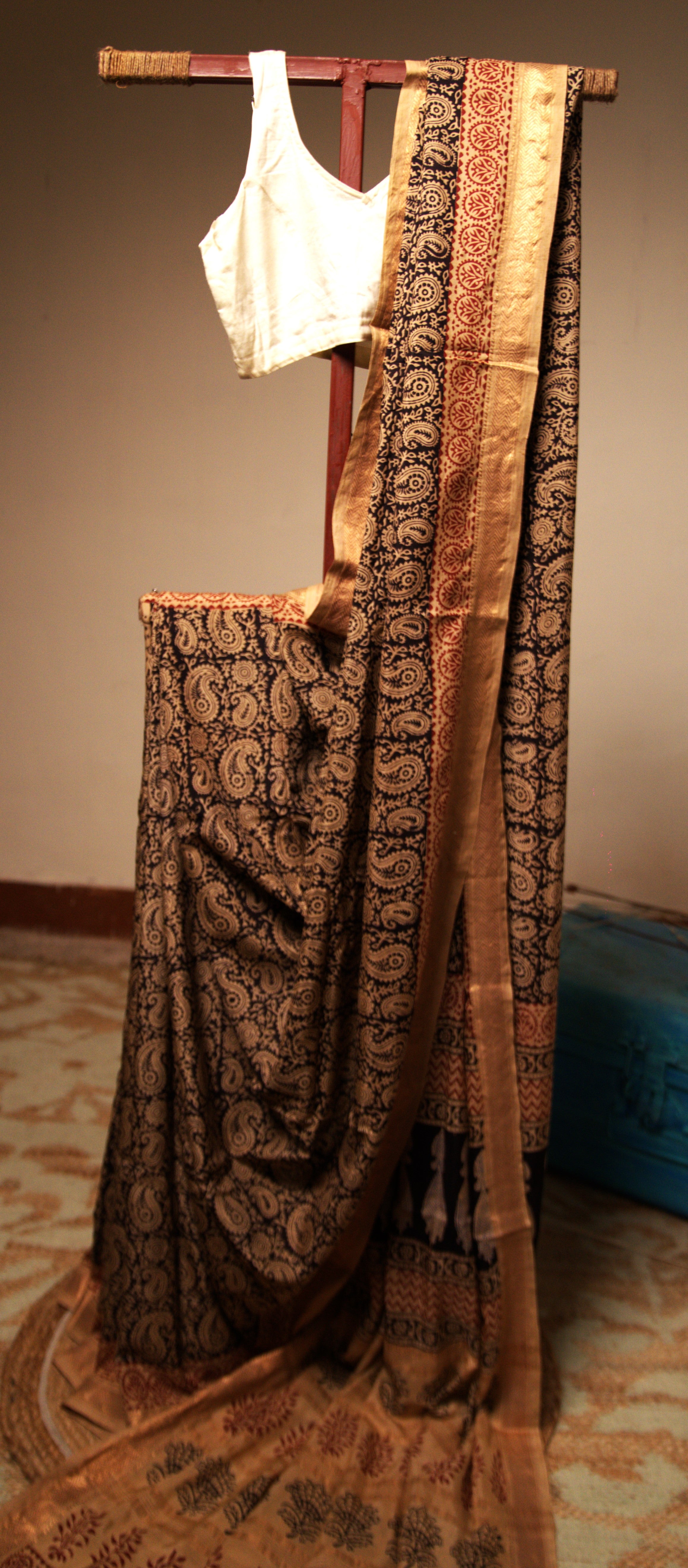 Sutrā Banana Silk Sari in beige & black