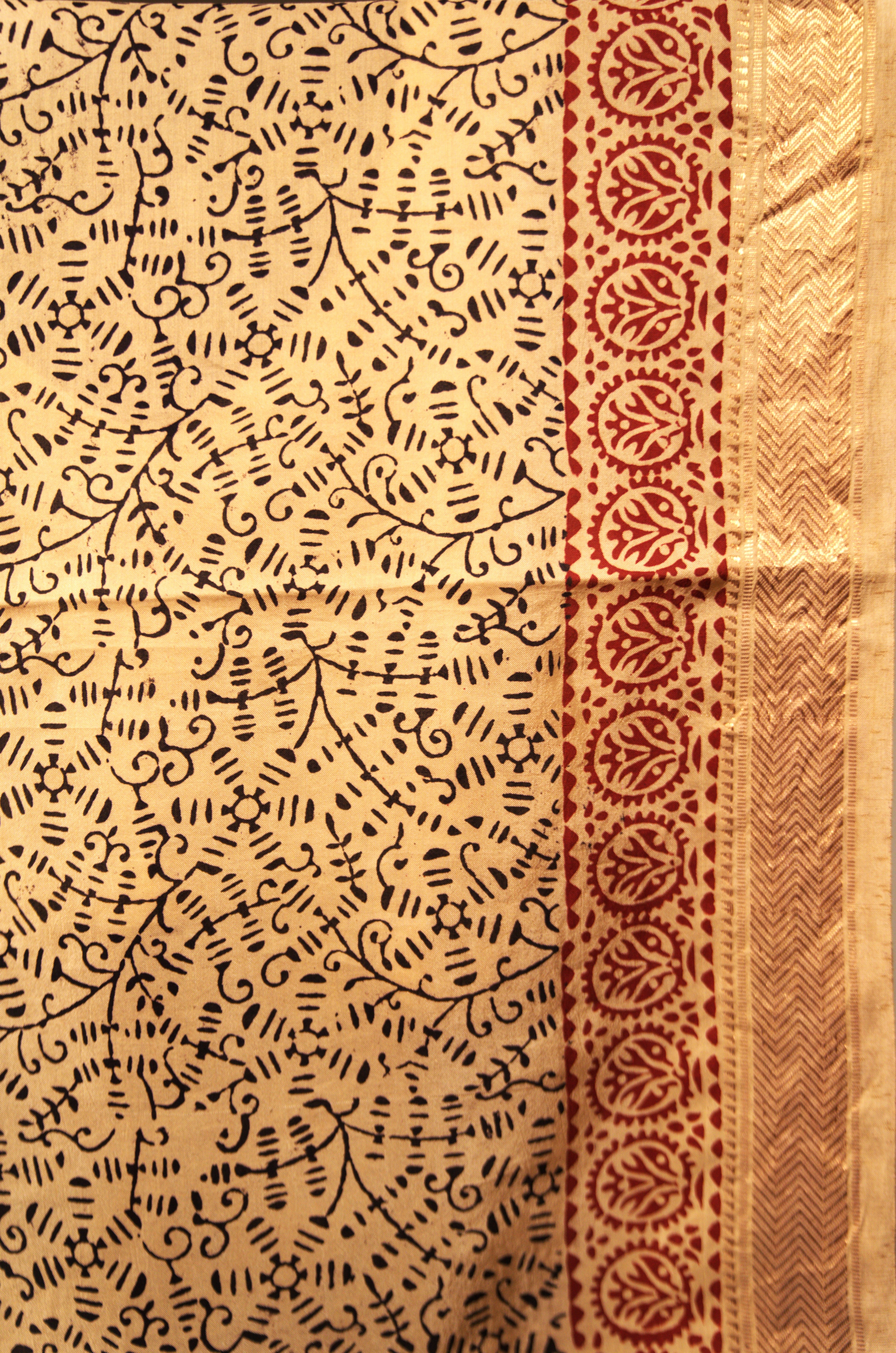 Sutrā Banana Silk Sari in beige & black