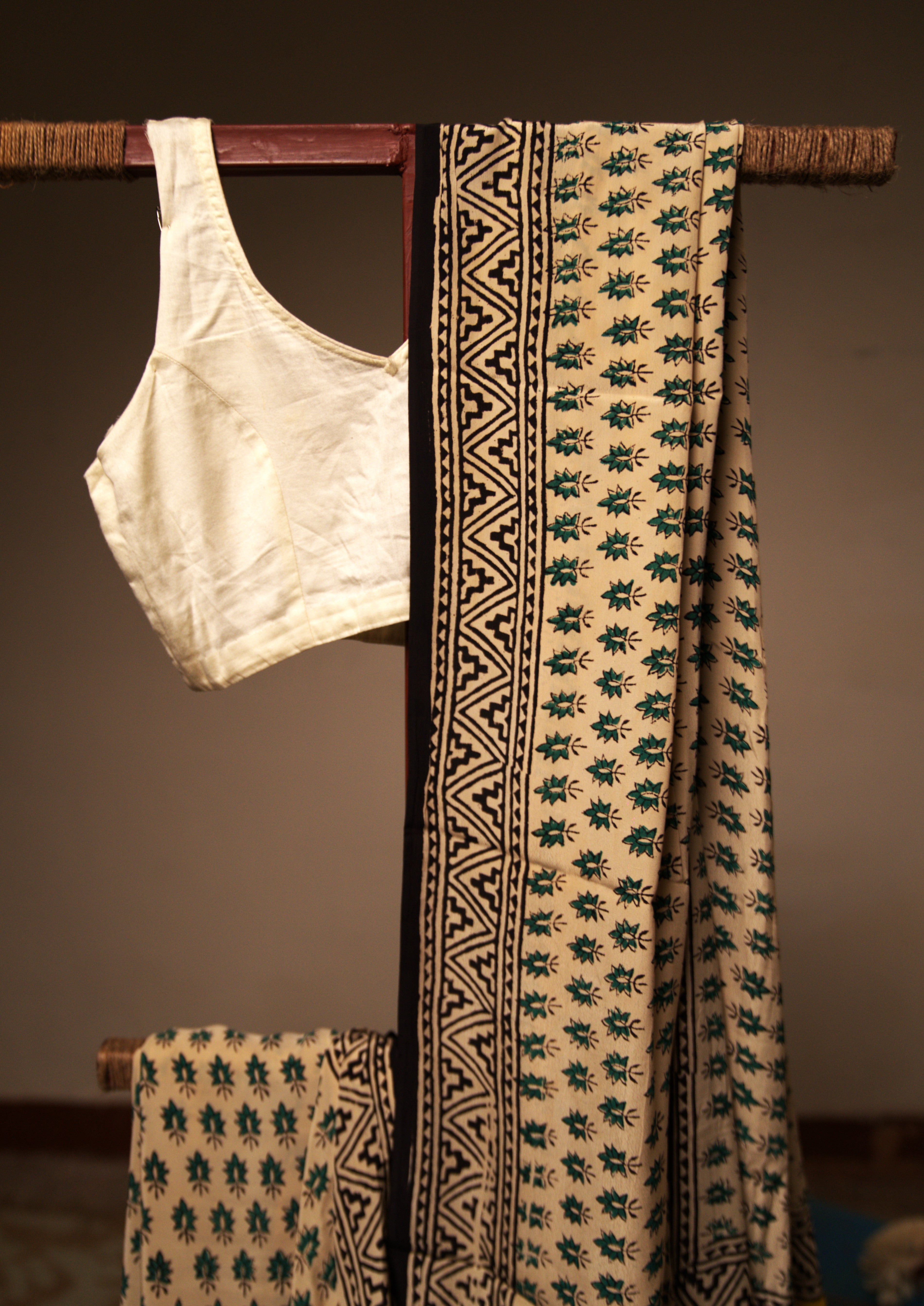 Crepe with Green Motifs