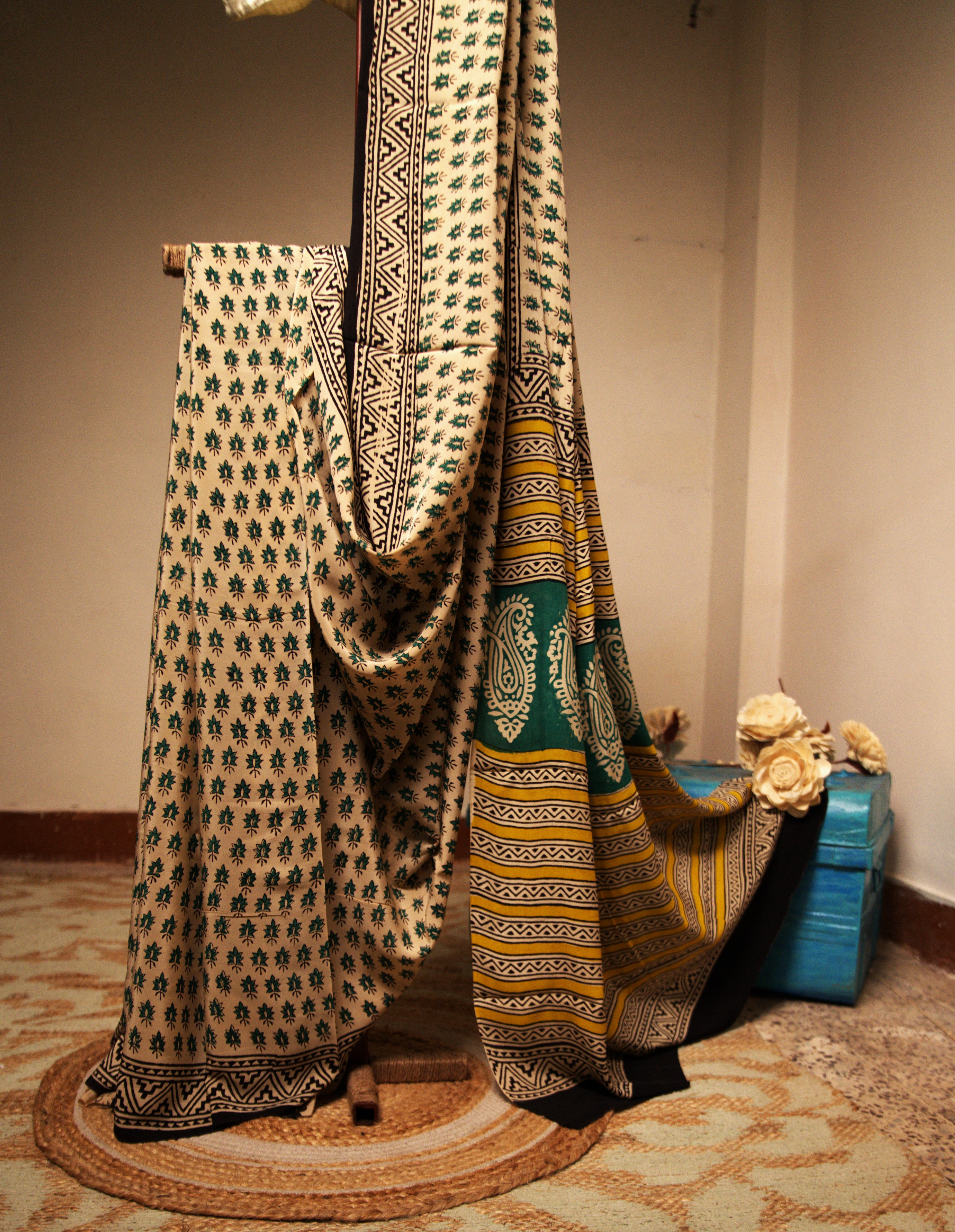 Crepe with Green Motifs