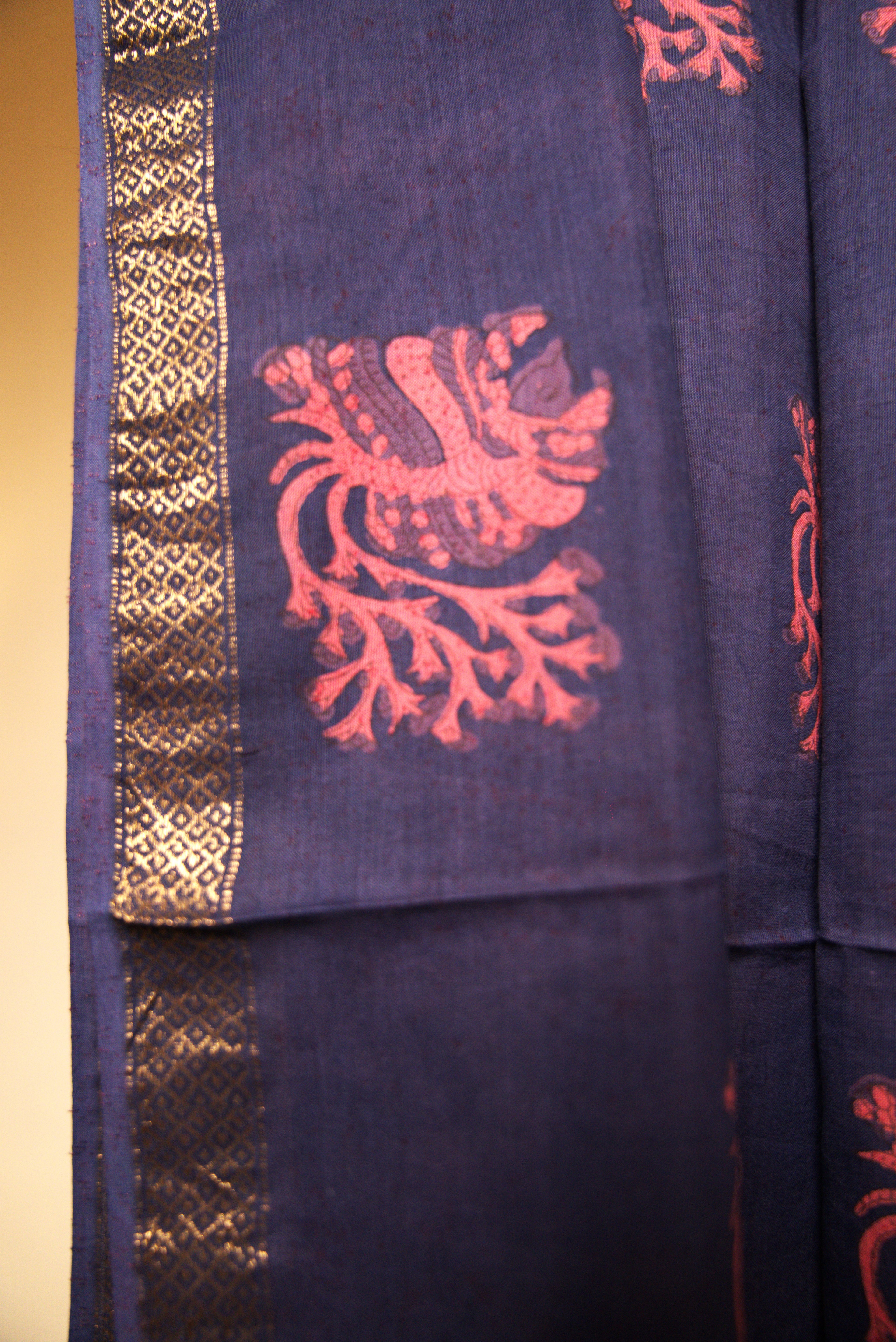 Sutrā  - Handwoven Banana Silk Dupatta