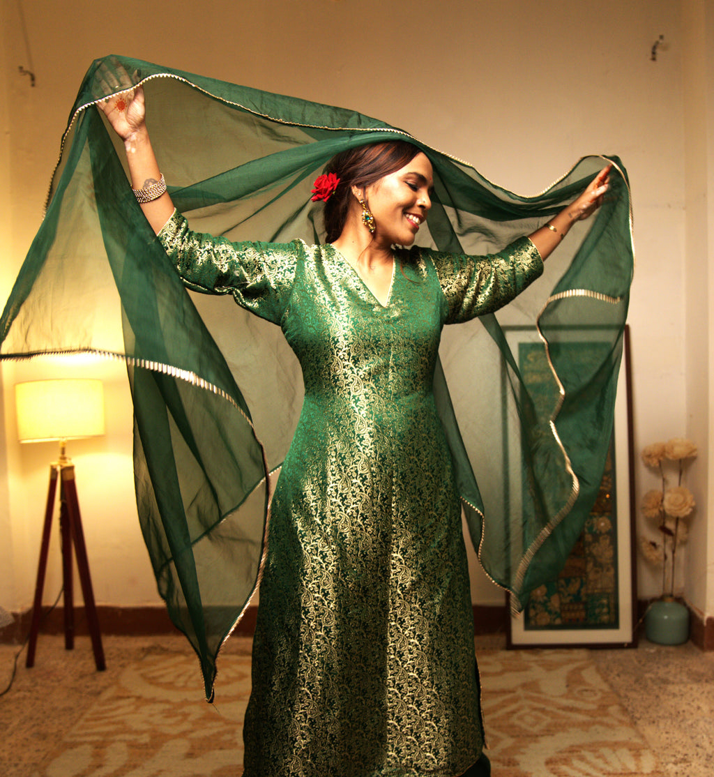 Zariyann - Emerald Elegance