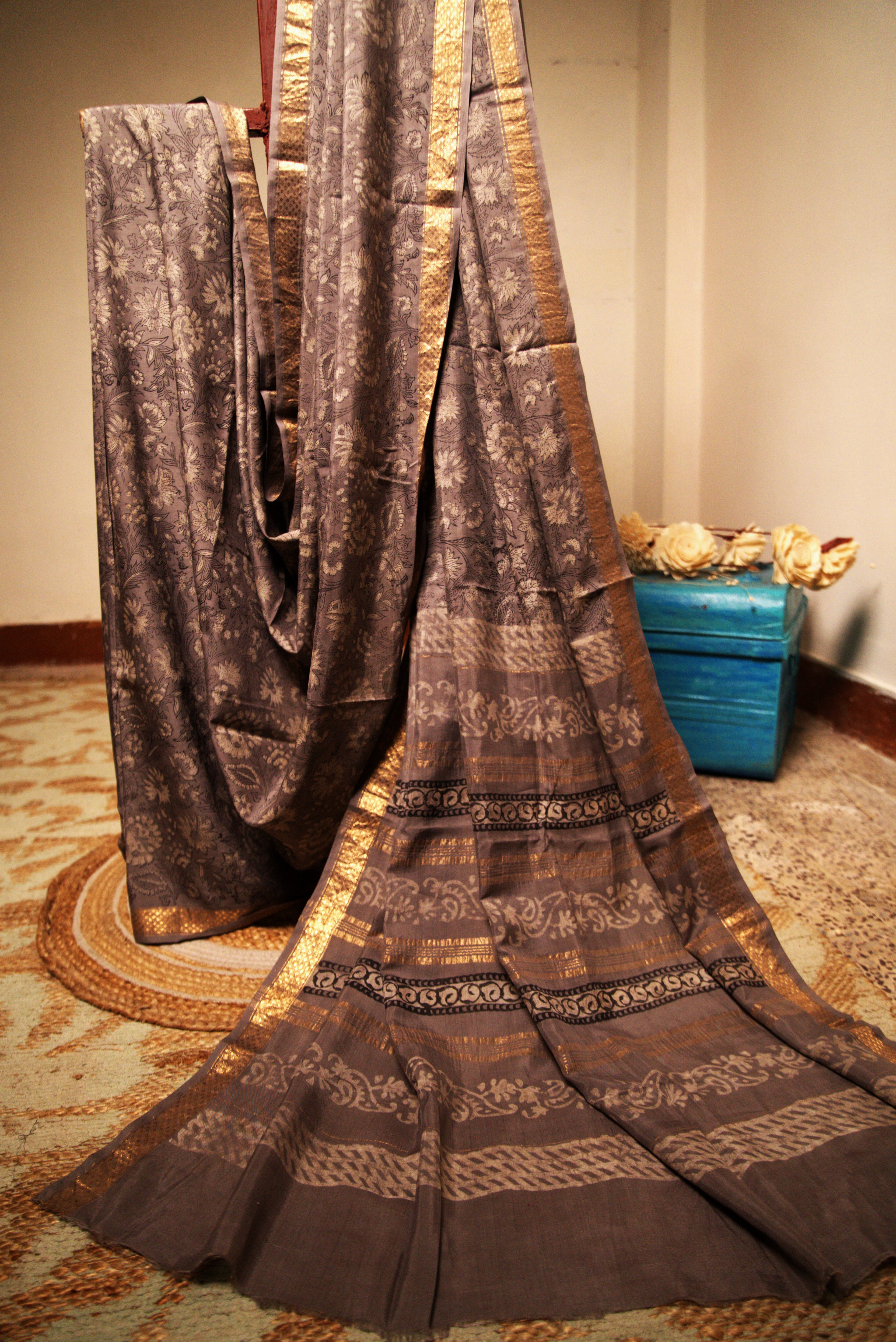 Sutrā  - Sari in Grey & Gold