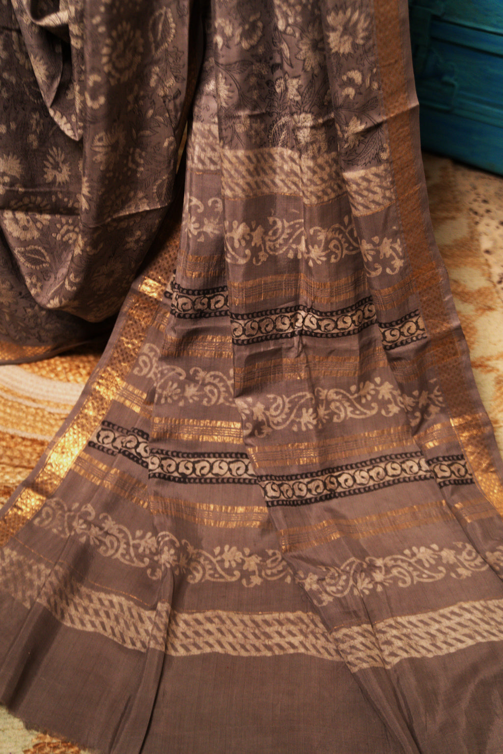 Sutrā  - Sari in Grey & Gold