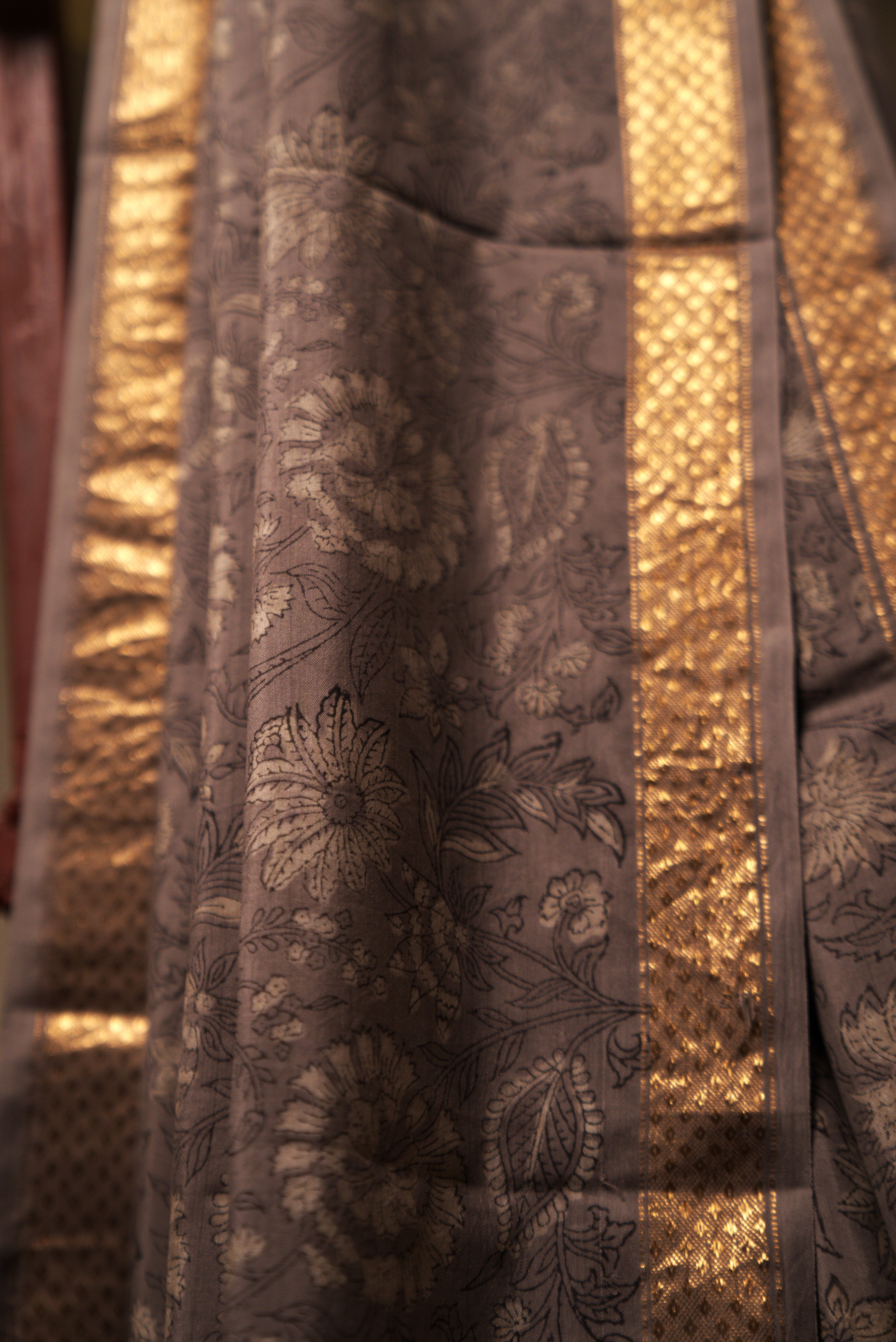 Sutrā  - Sari in Grey & Gold