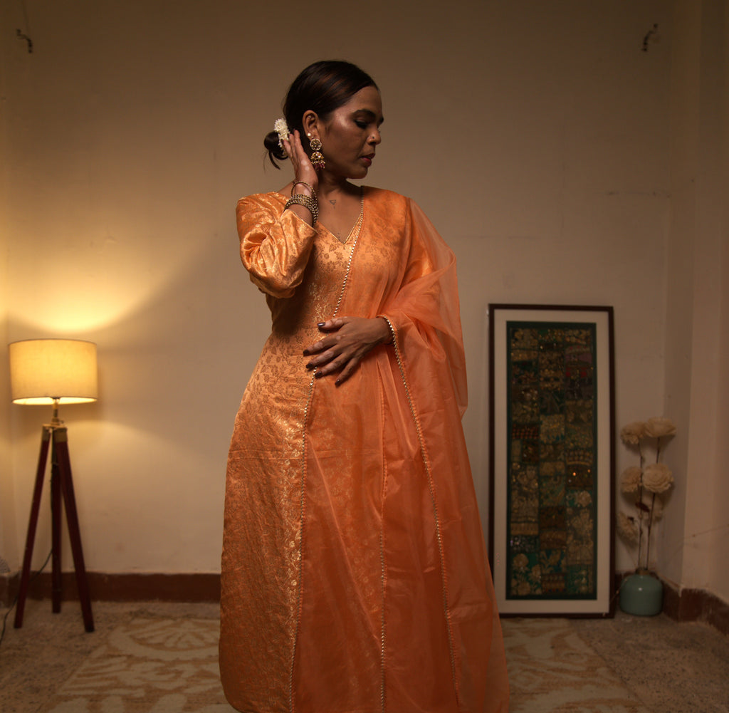 Zariyann- Peach Blossom