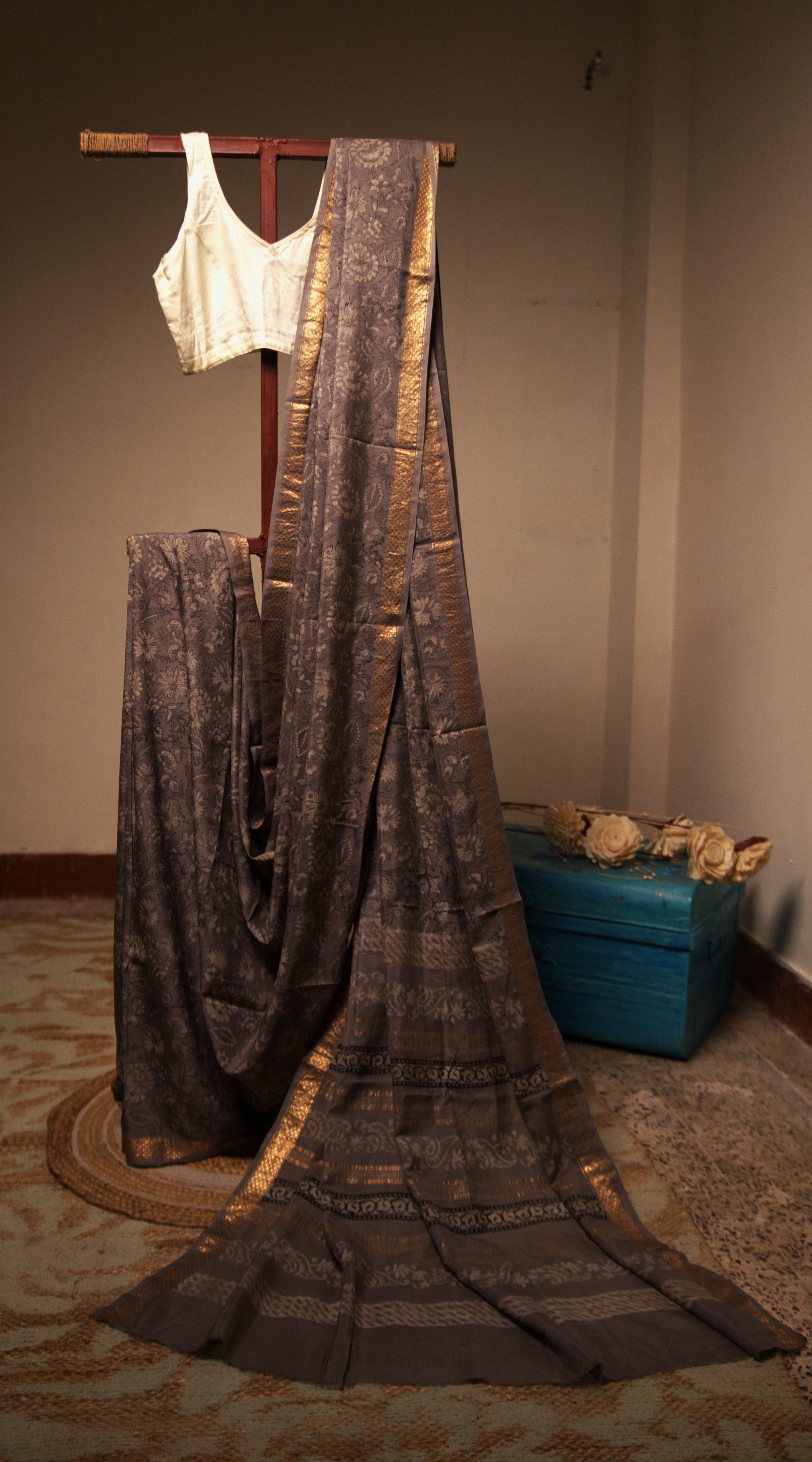 Sutrā  - Sari in Grey & Gold